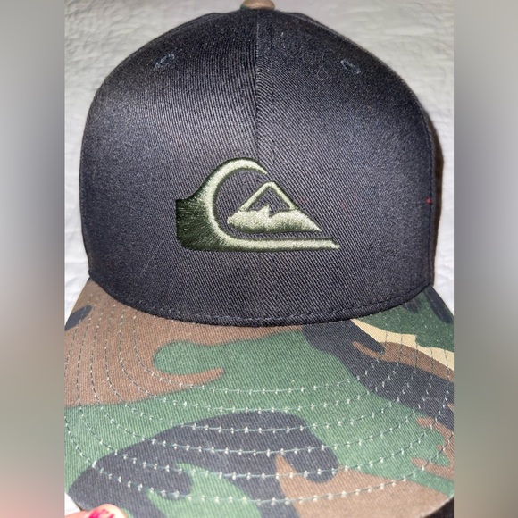 Quicksilver Flexfit Camo hat(NWOT) - Picture 2 of 6